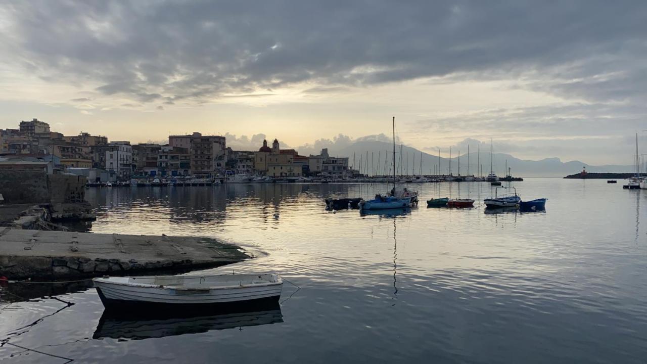 La Via Del Mare Bed & Breakfast Torre del Greco Luaran gambar